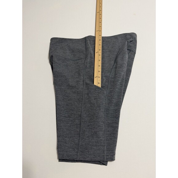 Athleta Ultimate Stash Pocket 9" Shorts Women's Size Large Heather Grey Gym Yoga - Picture 5 of 12